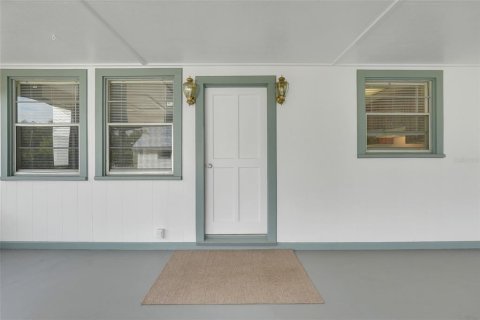 House in Astatula, Florida 2 bedrooms, 124.86 sq.m. № 2266531 - photo 22