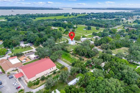 House in Astatula, Florida 2 bedrooms, 124.86 sq.m. № 2266531 - photo 8