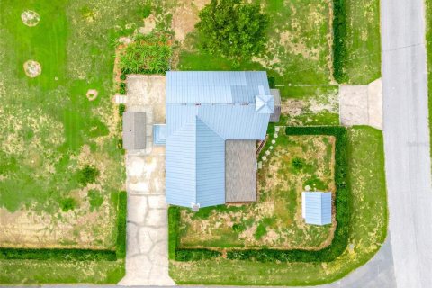 House in Astatula, Florida 2 bedrooms, 124.86 sq.m. № 2266531 - photo 7