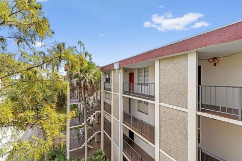 Condominio en venta en Lauderdale Lakes, Florida, 1 dormitorio, 65.5 m2 № 2082436 - foto 2