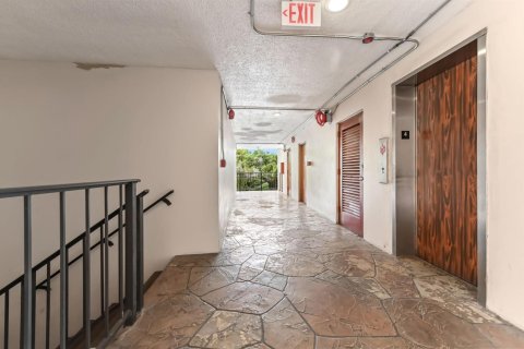 Condominio en venta en Lauderdale Lakes, Florida, 1 dormitorio, 65.5 m2 № 2082436 - foto 18