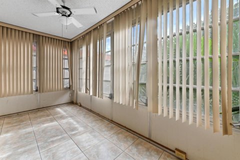 Condominio en venta en Lauderdale Lakes, Florida, 1 dormitorio, 65.5 m2 № 2082436 - foto 17