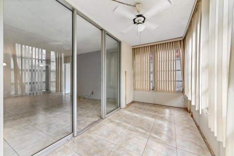Condominio en venta en Lauderdale Lakes, Florida, 1 dormitorio, 65.5 m2 № 2082436 - foto 16