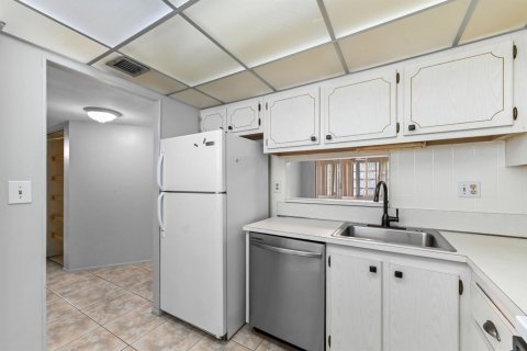 Condominio en venta en Lauderdale Lakes, Florida, 1 dormitorio, 65.5 m2 № 2082436 - foto 8