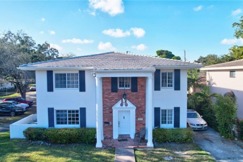 Commercial property in Coral Gables, Florida 429.58 sq.m. № 1985101 - photo 4