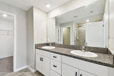 Townhouse in Land O' Lakes, Florida 3 bedrooms, 148.74 sq.m. № 1823062 - photo 25