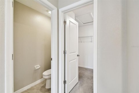 Townhouse in Land O' Lakes, Florida 3 bedrooms, 148.74 sq.m. № 1823062 - photo 23