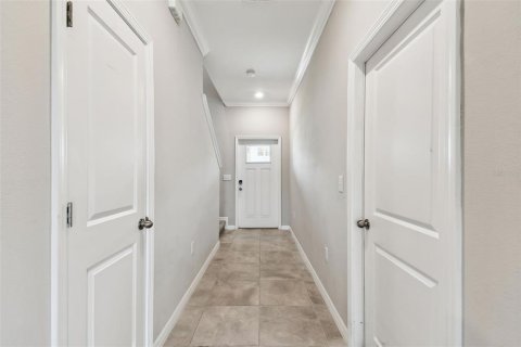 Townhouse in Land O' Lakes, Florida 3 bedrooms, 148.74 sq.m. № 1823062 - photo 3