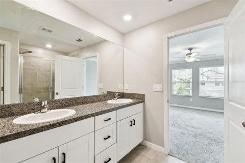 Townhouse in Land O' Lakes, Florida 3 bedrooms, 148.74 sq.m. № 1823062 - photo 27