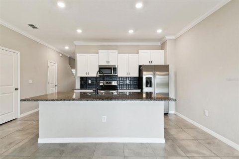 Townhouse in Land O' Lakes, Florida 3 bedrooms, 148.74 sq.m. № 1823062 - photo 12