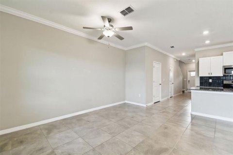 Townhouse in Land O' Lakes, Florida 3 bedrooms, 148.74 sq.m. № 1823062 - photo 14