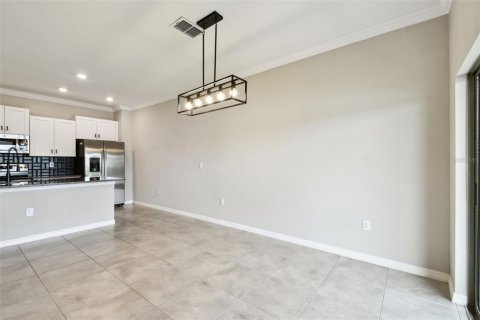 Townhouse in Land O' Lakes, Florida 3 bedrooms, 148.74 sq.m. № 1823062 - photo 5