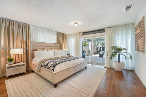 Снять в аренду виллу или дом в Майами, Флорида 5 спален, 507.71м2, № 2080148 - фото 24