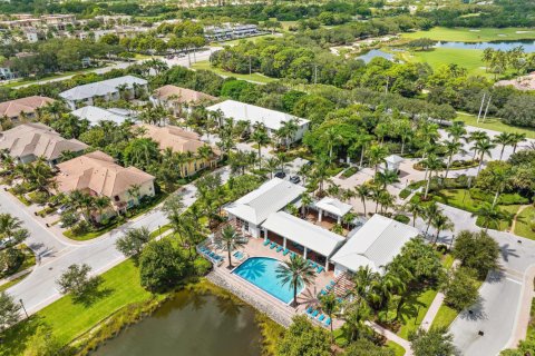 Townhouse in Palm Beach Gardens, Florida 3 bedrooms, 229.19 sq.m. № 1034014 - photo 1