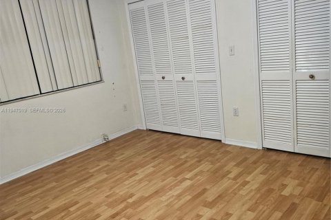 Adosado en venta en Miami, Florida, 2 dormitorios, 121.52 m2 № 2004608 - foto 11