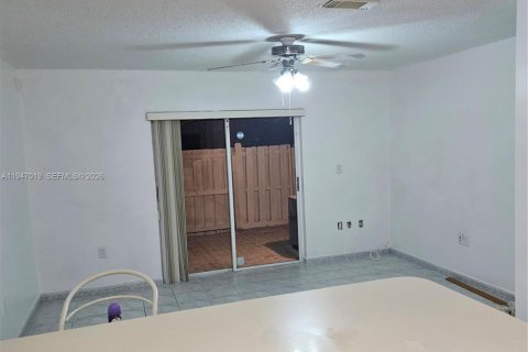 Adosado en venta en Miami, Florida, 2 dormitorios, 121.52 m2 № 2004608 - foto 7
