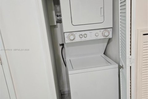 Adosado en venta en Miami, Florida, 2 dormitorios, 121.52 m2 № 2004608 - foto 8