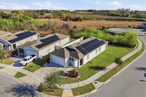 House in Davenport, Florida 3 bedrooms, 152.82 sq.m. № 2218490 - photo 5