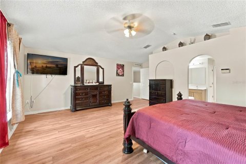 Villa ou maison à vendre à Apopka, Floride: 4 chambres, 259.57 m2 № 2403193 - photo 13