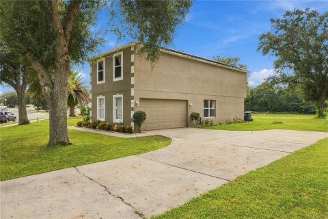 Villa ou maison à vendre à Apopka, Floride: 4 chambres, 259.57 m2 № 2403193 - photo 2