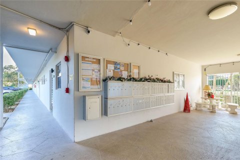 Купить кондоминиум в Лодердейл-Лейкс, Флорида 2 спальни, 87.7м2, № 2053345 - фото 26