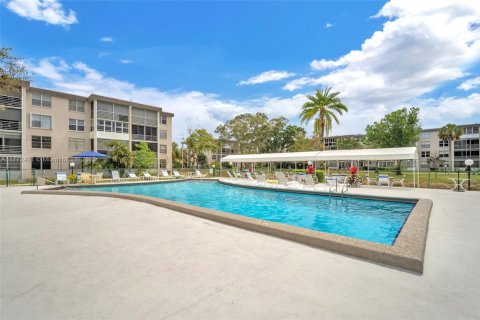 Condo in Lauderdale Lakes, Florida, 2 bedrooms  № 1861398 - photo 23