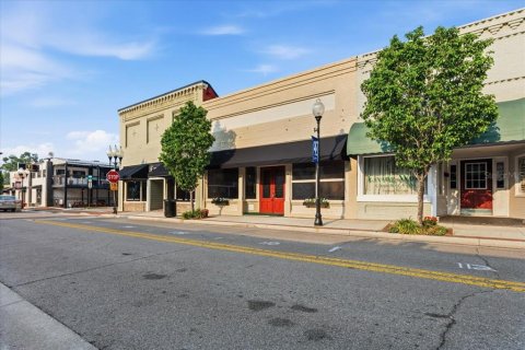 Propiedad comercial en Alachua, Florida 179.86 m2 № 2218915