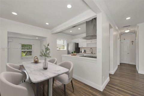 Casa en venta en Fort Lauderdale, Florida, 3 dormitorios, 123.1 m2 № 1770816 - foto 4