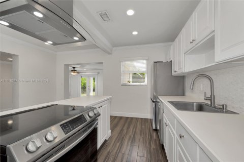 Casa en venta en Fort Lauderdale, Florida, 3 dormitorios, 123.1 m2 № 1770816 - foto 3