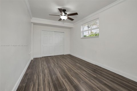 Casa en venta en Fort Lauderdale, Florida, 3 dormitorios, 123.1 m2 № 1770816 - foto 27