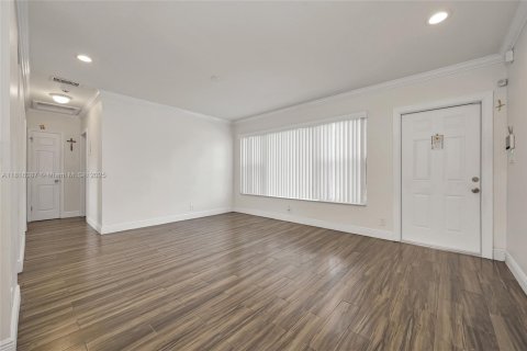 Casa en venta en Fort Lauderdale, Florida, 3 dormitorios, 123.1 m2 № 1770816 - foto 9