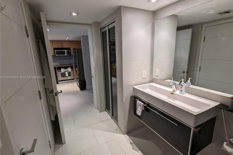 Condominio en alquiler en Miami, Florida, 1 dormitorio, 73.49 m2 № 2257429 - foto 9