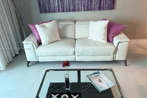 Condominio en alquiler en Miami, Florida, 1 dormitorio, 73.49 m2 № 2257429 - foto 4