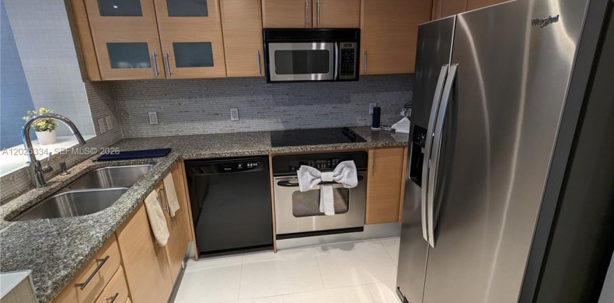 Condominio en Miami, Florida, 1 dormitorio  № 2257429