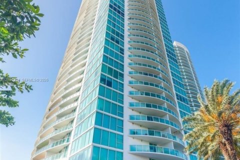 Condominio en alquiler en Miami, Florida, 1 dormitorio, 73.49 m2 № 2257429 - foto 17