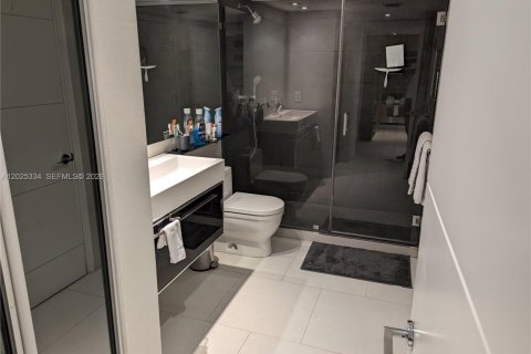 Condominio en alquiler en Miami, Florida, 1 dormitorio, 73.49 m2 № 2257429 - foto 10