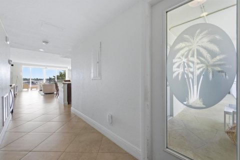 Condo in Lighthouse Point, Florida, 3 bedrooms № 2272215 - photo 21