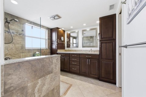 Condo in Lighthouse Point, Florida, 3 bedrooms № 2272215 - photo 15
