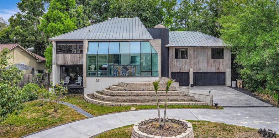 Villa ou maison à Tampa, Floride 4 chambres, 305.46 m2 № 2140438
