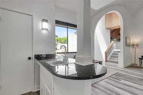 Villa ou maison à vendre à Tampa, Floride: 4 chambres, 305.46 m2 № 2140438 - photo 10