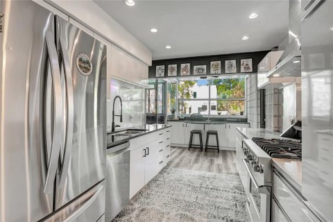 Villa ou maison à vendre à Tampa, Floride: 4 chambres, 305.46 m2 № 2140438 - photo 11