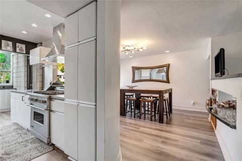 Villa ou maison à vendre à Tampa, Floride: 4 chambres, 305.46 m2 № 2140438 - photo 13