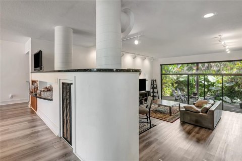 Villa ou maison à vendre à Tampa, Floride: 4 chambres, 305.46 m2 № 2140438 - photo 14