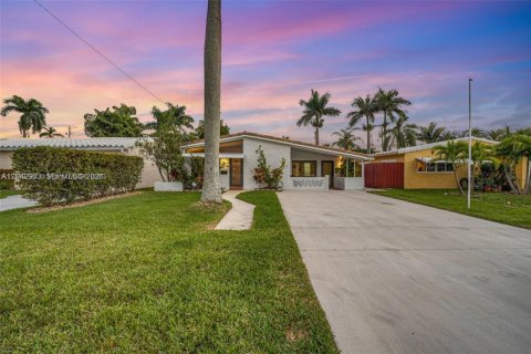 House in Hollywood, Florida 4 bedrooms № 2243173 - photo 3