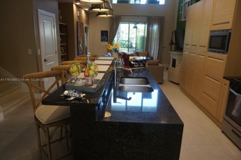 Casa en venta en Kissimmee, Florida, 4 dormitorios № 1698459 - foto 6