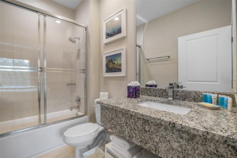 Casa en venta en Kissimmee, Florida, 4 dormitorios № 1698459 - foto 29