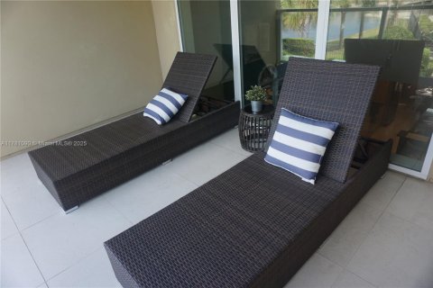 Casa en venta en Kissimmee, Florida, 4 dormitorios № 1698459 - foto 19