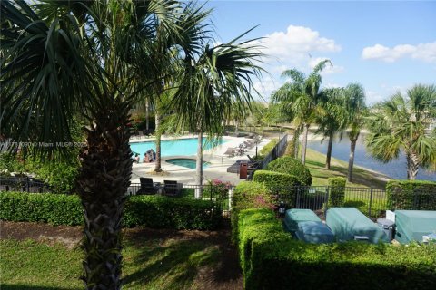 Casa en venta en Kissimmee, Florida, 4 dormitorios № 1698459 - foto 18