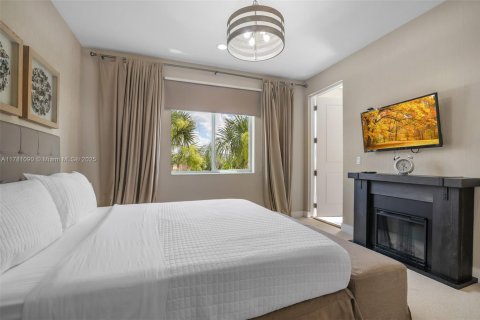 Casa en venta en Kissimmee, Florida, 4 dormitorios № 1698459 - foto 22