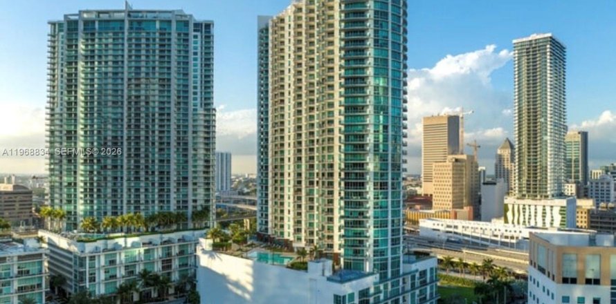 Кондоминиум с 1 спальней в Майами, Флорида № 2030145